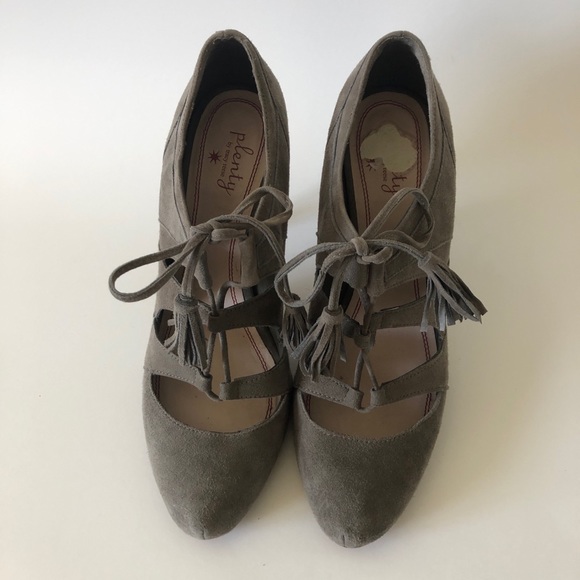 PLENTY BY TRACY REESE TAN SUEDE HEELS - Picture 3 of 12